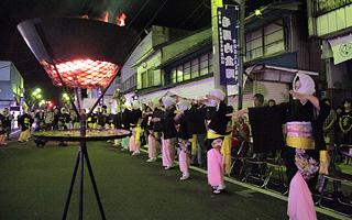 写真:毛馬内盆踊り2